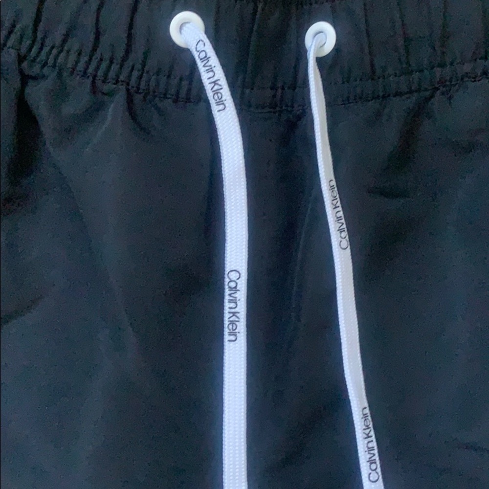 Calvin Klein - Picture 2 of 4